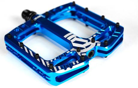 Deity presenta los nuevos pedales TMAC