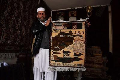 Tejedores afganos están poniendo imágenes de drones en sus alfombras como una forma de protesta silenciosa