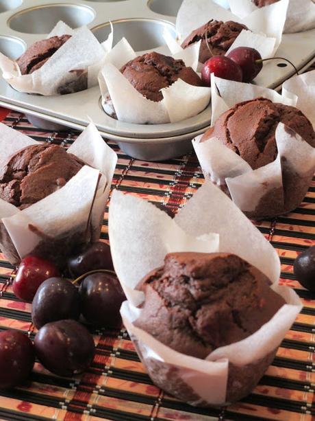 Muffins de chocolate y cerezas
