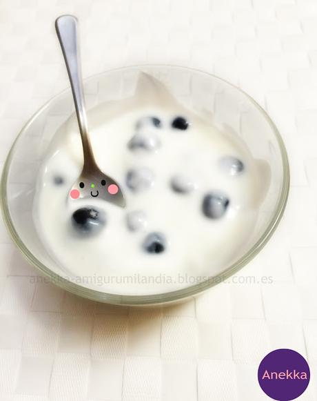 yogurt and blueberries