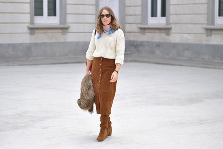 Suede skirt for autumm