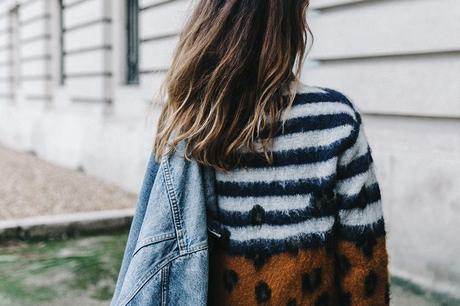 Double_Denim-Sandro_Paris-Leopard_Jumper-Sneakers-Vintage_Levis-Cropped_Trousers-Outfit-Street_Style-25
