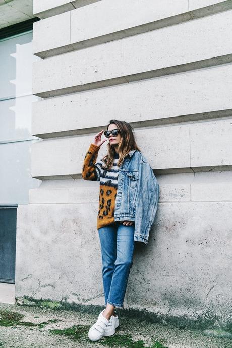 Double_Denim-Sandro_Paris-Leopard_Jumper-Sneakers-Vintage_Levis-Cropped_Trousers-Outfit-Street_Style-4
