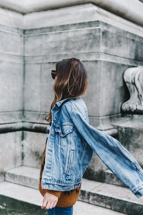 Double_Denim-Sandro_Paris-Leopard_Jumper-Sneakers-Vintage_Levis-Cropped_Trousers-Outfit-Street_Style-20