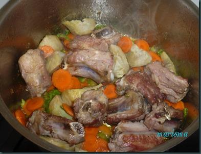 patatas guisadas con costilla de cerdo y alcachofas2 copia