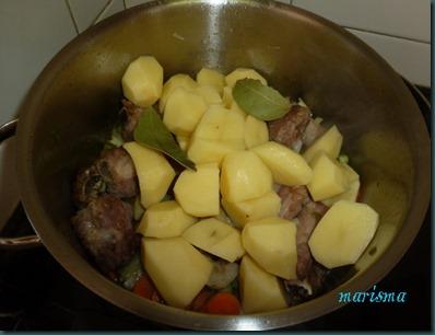 patatas guisadas con costilla de cerdo y alcachofas4 copia