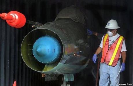 Dos MiG-21 BIs fueron hallados en contenedores ocultos bajo azúcar cubana en el barco norcoreano Chong Chon Gang.