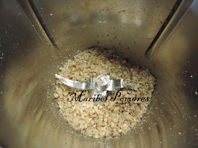 Bundt cake de plátano y nueces.