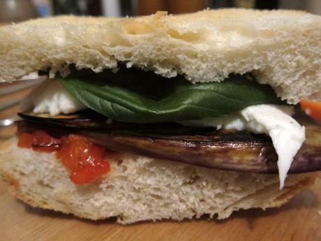 Sandwich vegetariano de berenjenas sandwich-vegetariano-de-berenjenas-