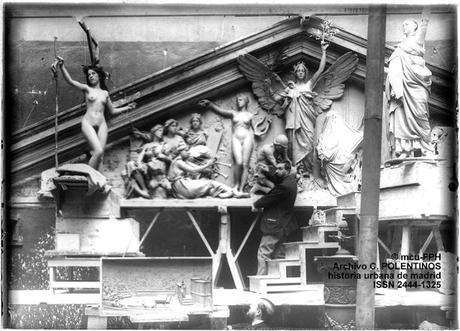 El frontón de la Biblioteca Nacional. Madrid, 1892-1903