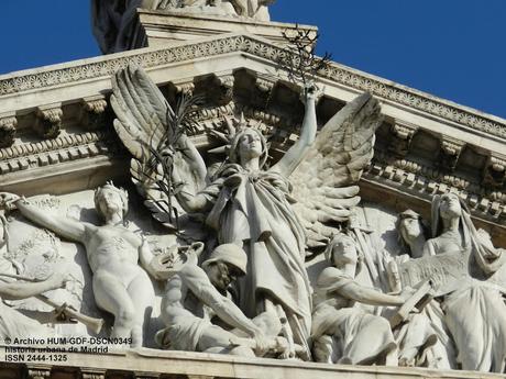 El frontón de la Biblioteca Nacional. Madrid, 1892-1903