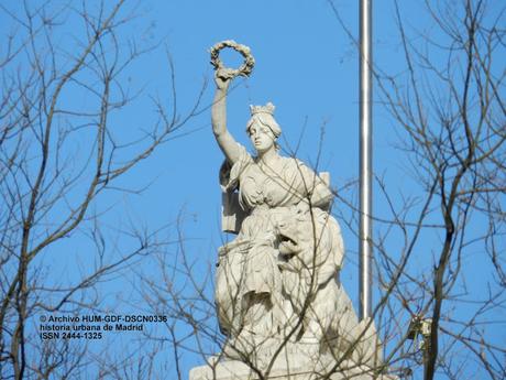 El frontón de la Biblioteca Nacional. Madrid, 1892-1903