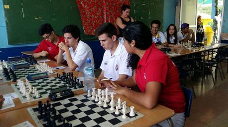 Escazu domingo por la mañana ronda 7 del por equipos juvenil