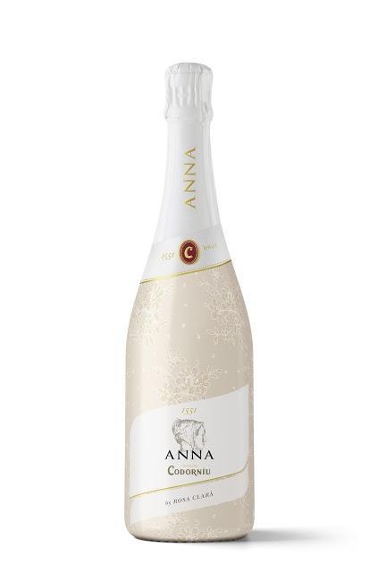 Anna de Codorníu, blanca y radiante by Rosa Clará Anna de Codorníu, blanca y radiante by Rosa Clará