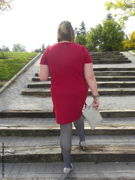 http://www.loslooksdemiarmario.com/2015/11/red-dress-primark-look-curvy.html