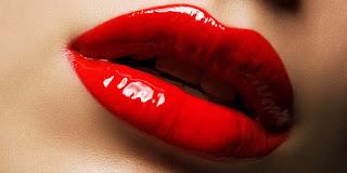 La polémica de los labios rojos