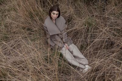 Grandes solapas en los abrigos de Sonia Carrasco para esta temporada Grandes solapas en los abrigos de Sonia Carrasco para esta temporada