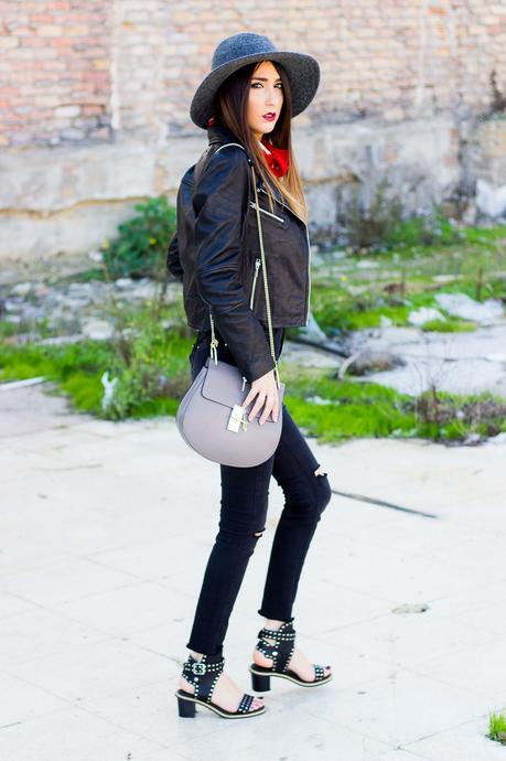 biker-ripped-jeans-chloe-bag