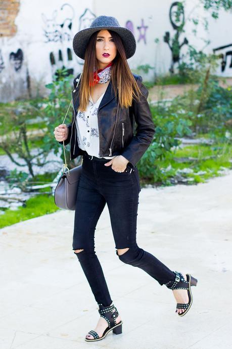 how to wear ripped jeans