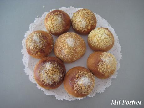 BOLLOS CON CRUMBLE DE NARANJA Y ALMENDRA