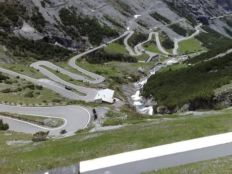 Mapa de la subida y cruce en moto del Paso del Stelvio o Stilfser Joch con nuestras GS 1200 Adventure y Tiger 1200 .