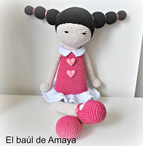 MUÑECA DE GANCHILLO CON COLETAS