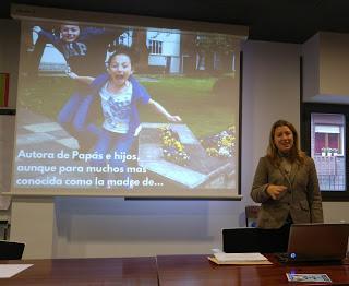 TODOPAPÁS LOVES Y ESAS CHARLAS BLOGGER QUE UNO NO SE HA DE PERDER