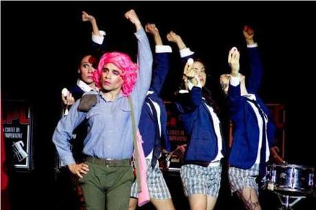 Un café, un teatro, un cabaret…