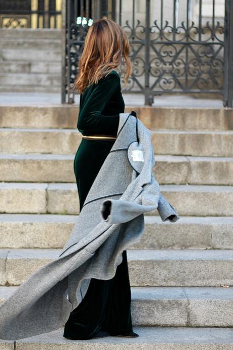 mono de terciopelo verde mono de terciopelo verde