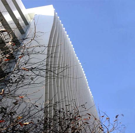 mutua La arquitectura no residencial ni hotelera del estudio A-cero