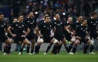 Los All Blacks son recibidos con una Haka en el aeropuerto de Auckland