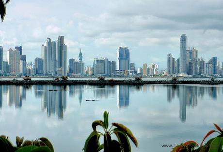 Panamá, capital de la República de Panamá es una ciudad multicultural llena de contrastes, que cuenta con casi 1,3 millones de habitantes.Matthew Straubmuller flick creativecommons