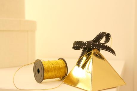 finde frugal nº100: Una cajita de regalo para una celebración dorada