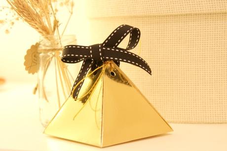 finde frugal nº100: Una cajita de regalo para una celebración dorada