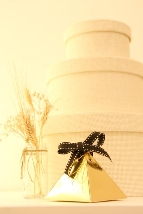 finde frugal nº100: Una cajita de regalo para una celebración dorada