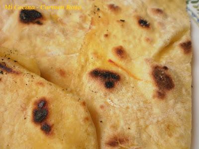 BESAN KI ROTI WITH SAFFRON (PAN DE INDIA: ROTI DE HARINA DE GARBANZOS CON AZAFRAN)