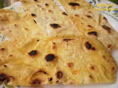 BESAN KI ROTI WITH SAFFRON (PAN DE INDIA: ROTI DE HARINA DE GARBANZOS CON AZAFRAN)