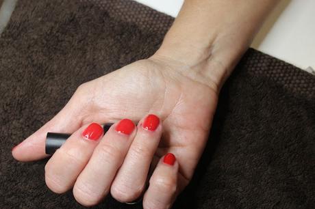 UÑAS DE ESMALTADO SEMIPERMANENTE EN +SALUD+BELLEZA