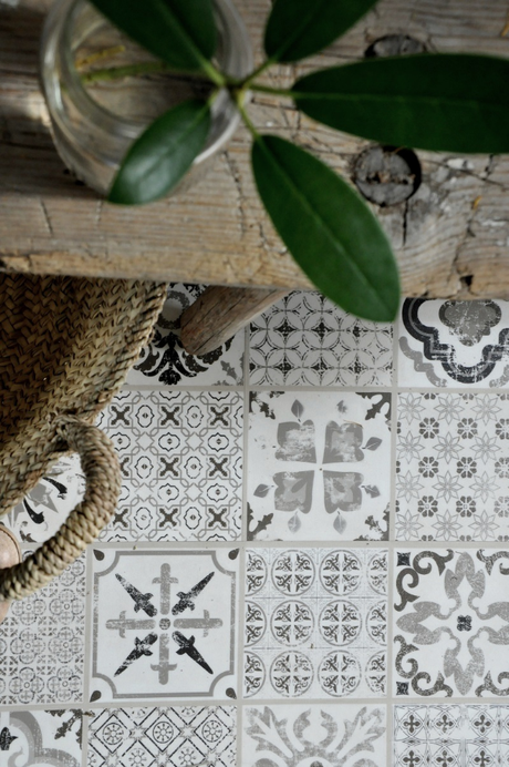 baldosa hidráulica para dar la bienvenida