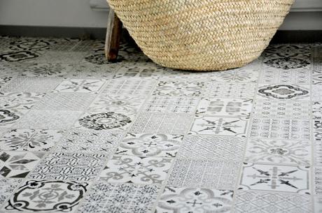 baldosa hidráulica para dar la bienvenida