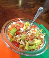 ENSALADA DE LENTEJAS, HOJITAS DE ESPINACAS BABY Y JAMÓN