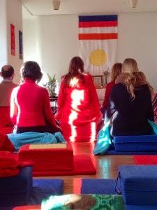 El domingo día 8 por la mañana, meditación Shambhala en Yoga Sala