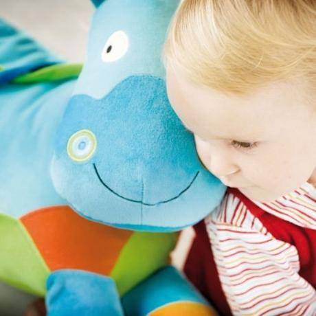 5 Juguetes de desarrollo para la “primera caja de juguetes” de su hijo juegos para niños de dos años