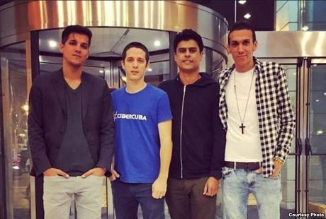 De izq a der, Robin Pedraja, Luis Manuel Mazorra, Hiram Centelles y Elio Héctor López. Foto tomada del Facebook de Luis Manuel Mazorra.