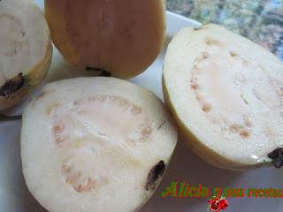 FLANES DE GUAYABA Y COCO (CON CREMA DE KIWI)