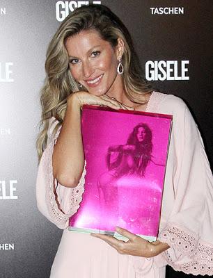 Gisele Bündchen presenta libro en Sao Paulo