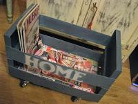 Convertir una caja de fruta en un mueble auxiliar o revistero