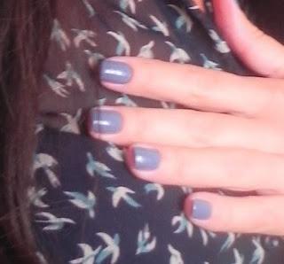 Azul de invierno: Look, esmalte y outfit