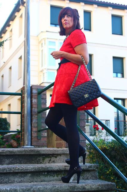 MIS LOOKS - VESTIDO ROJO