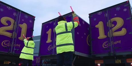 Cadbury crea un calendario de adviento gigante con 24 camiones #cadvent